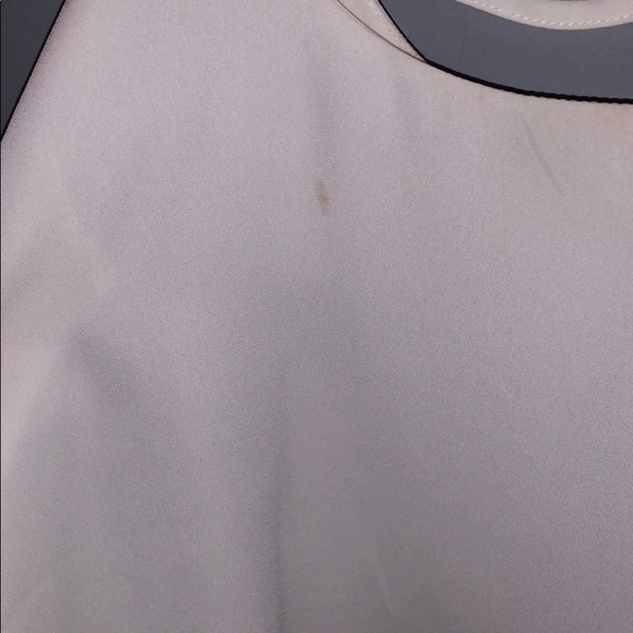 White flowy tank top - Picture 2 of 3